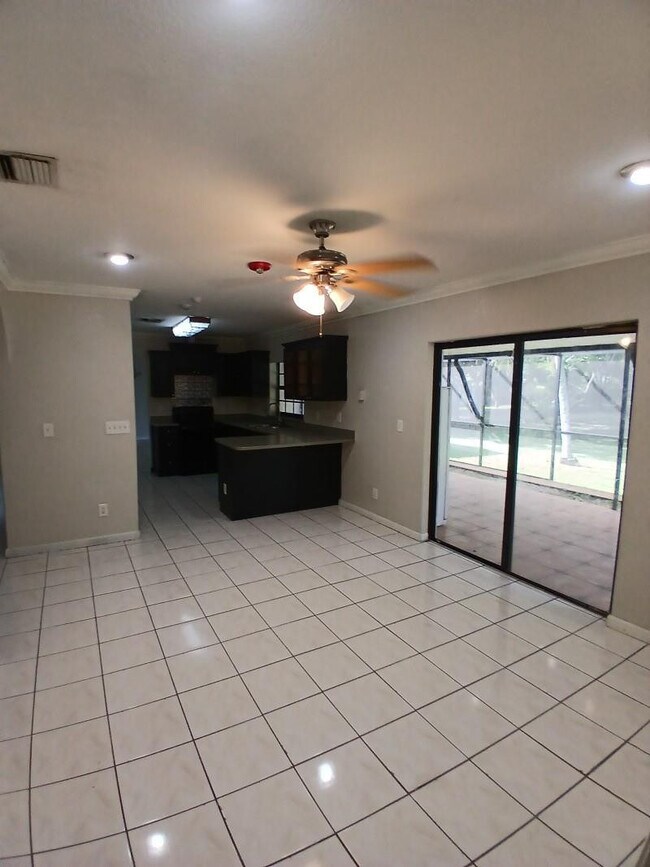 Building Photo - 22300 SW 184th Ave