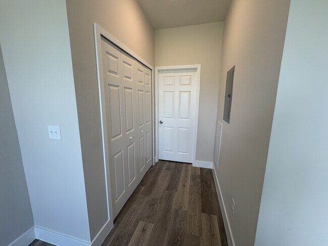 Building Photo - 4424 S Texas Ave