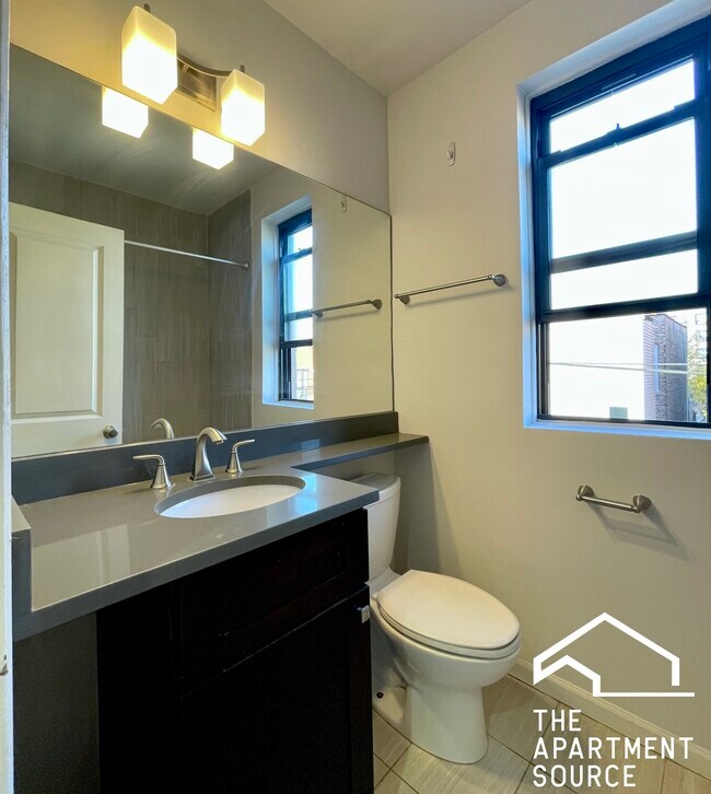 Building Photo - 2834 W Palmer St