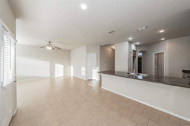 Building Photo - 643 Alexander St