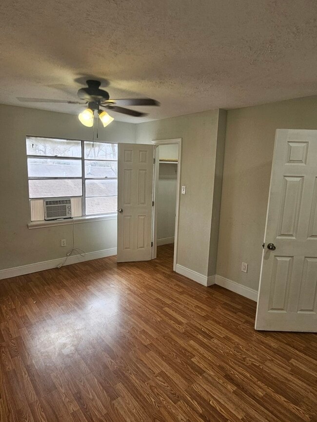 Building Photo - 1306 Heights St