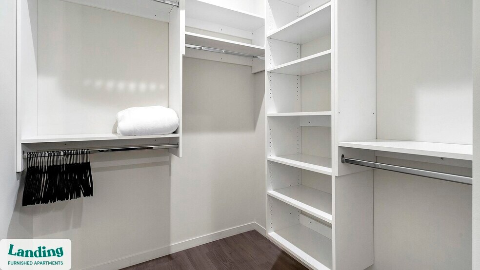 Building Photo - 2480-2522-2522 N Milwaukee Ave