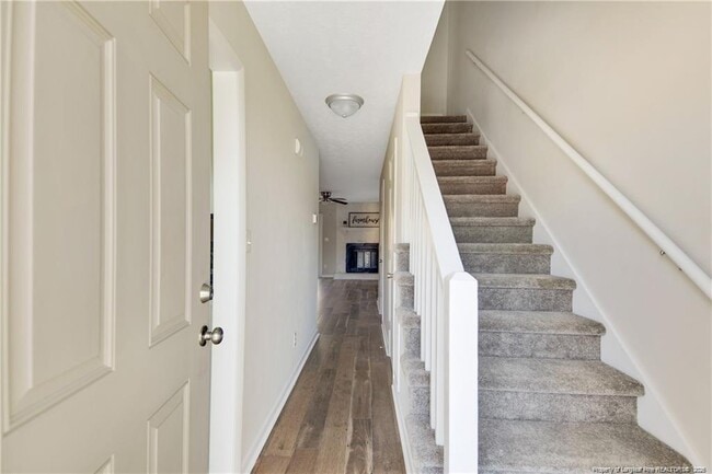 Building Photo - 5940 Laguna Dr