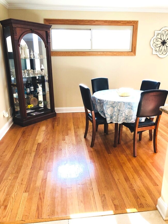 Building Photo - 9529 N Kenneth Ave