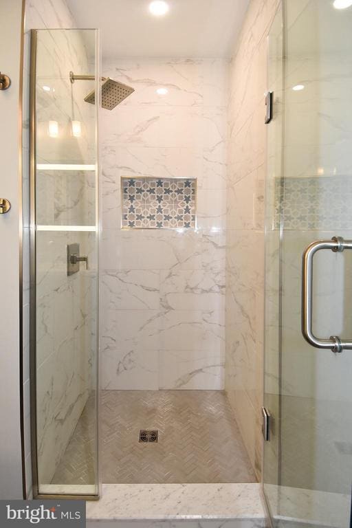 Building Photo - 5987 Edgehill Ct