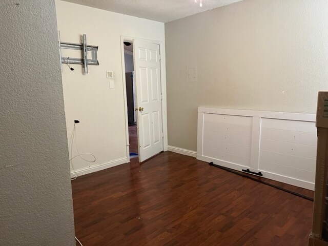 Building Photo - 6902 Colony Park Dr