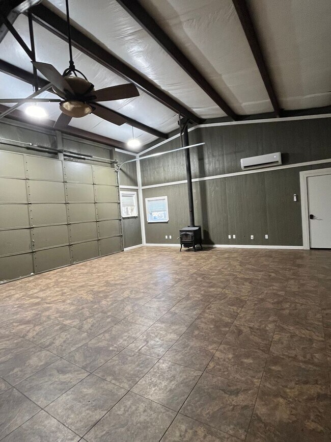 Building Photo - Horse Property - POOL - Country living at ...