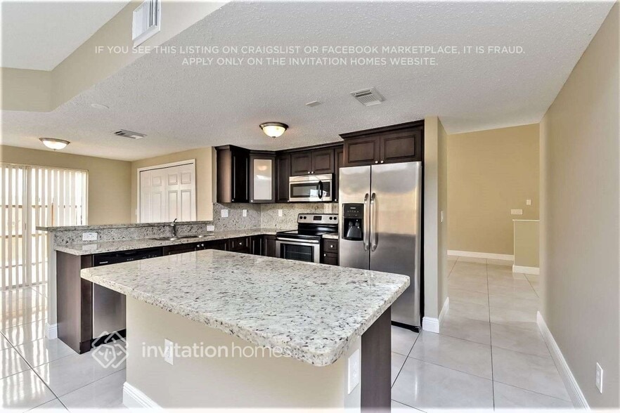 Building Photo - 15935 SW 83rd Terrace