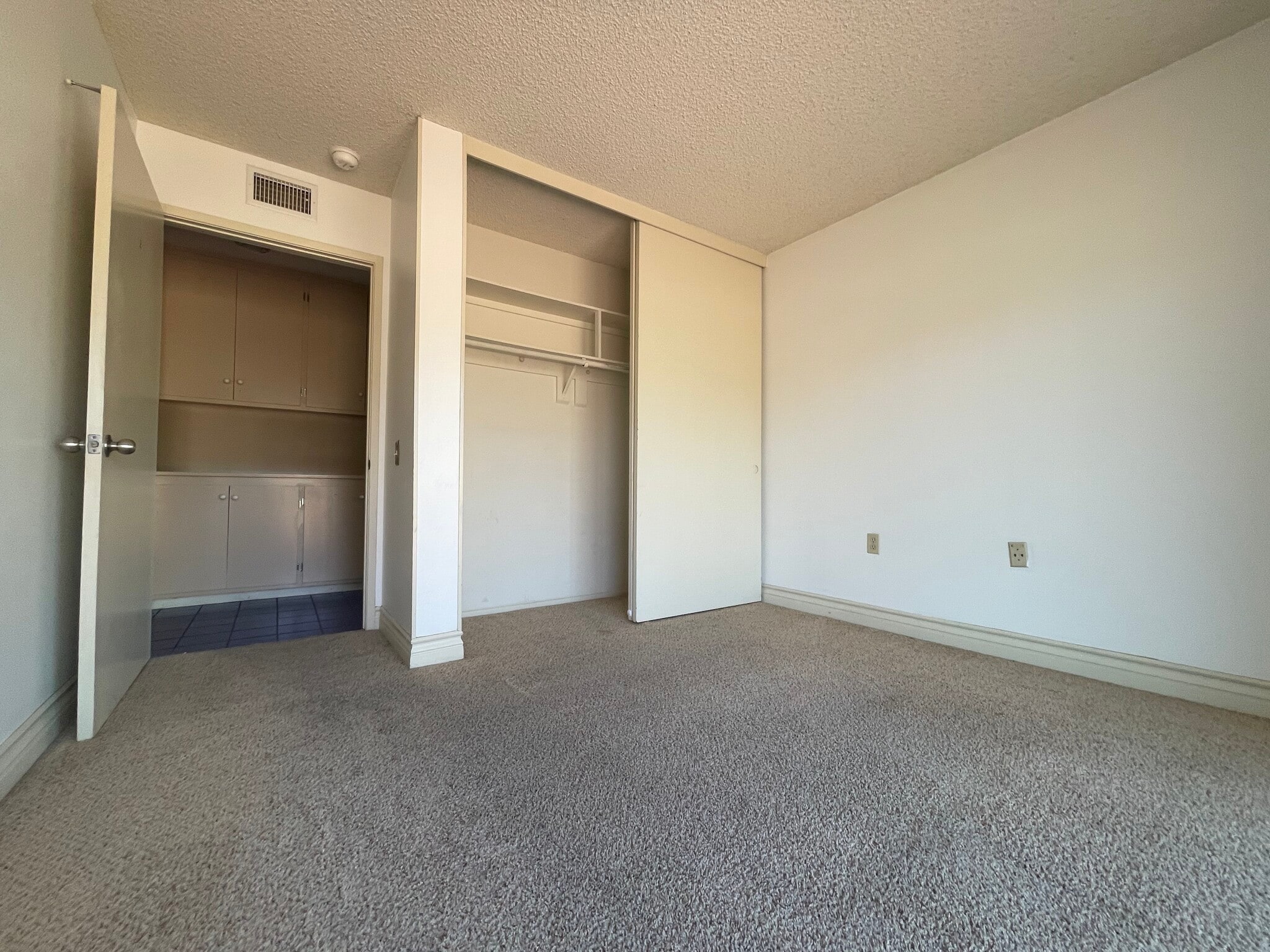 Building Photo - 7 Cypress Tree Ln