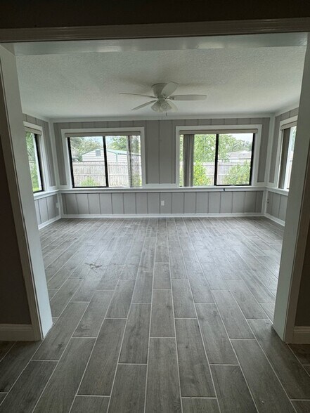 Building Photo - 3455 Remler Dr S