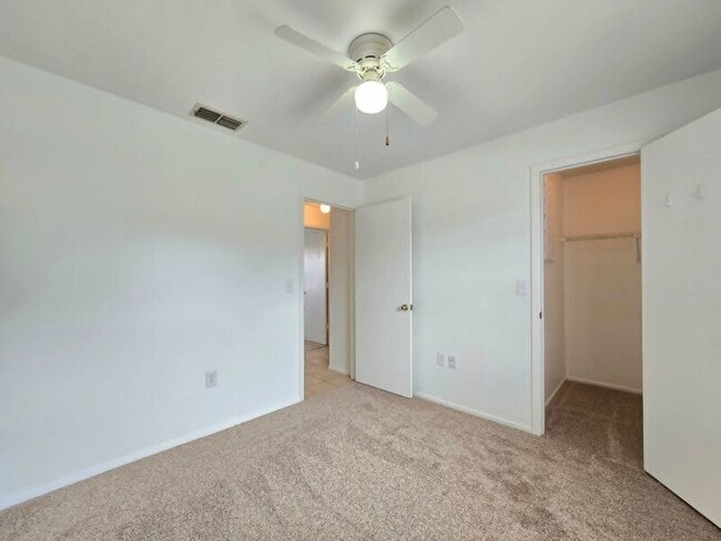 Building Photo - 3940 Spoonbill Ct