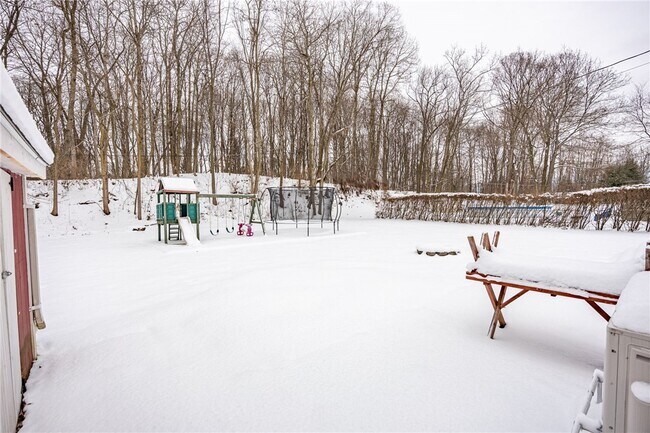 Building Photo - 105 Chestnut Dr