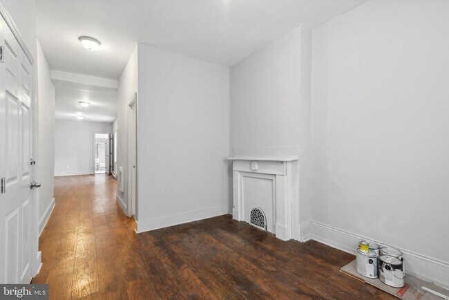 Building Photo - 2305 N College Ave