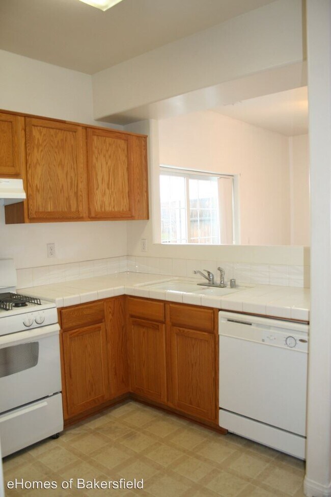 Building Photo - 549 Yellow Meadow Ct