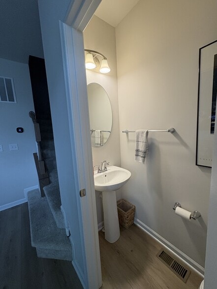 2nd floor 1/2 bath - 13 Wentworth Ln