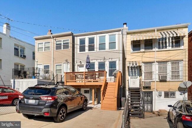 Building Photo - 225 Channing St NE