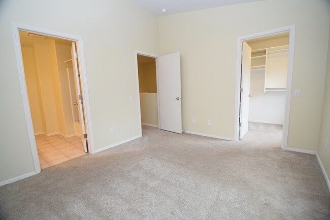 Building Photo - 232 NE 76th Ave