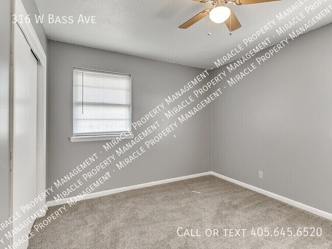 Building Photo - 316 W Bass Ave