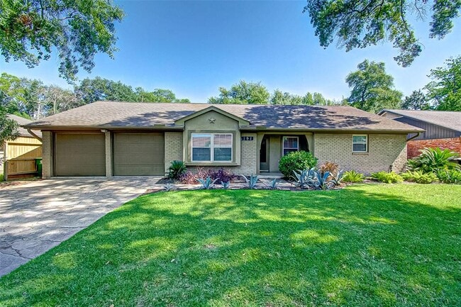 Primary Photo - 9638 Meadowglen Ln