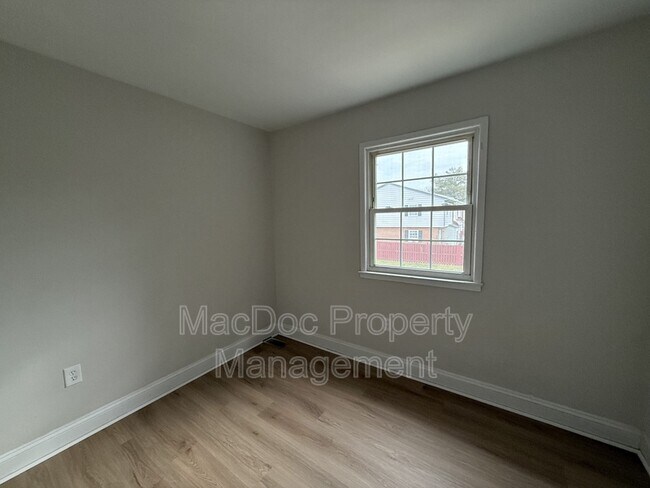 Building Photo - 2331 McClellan Ct