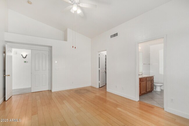 Building Photo - 1580 W Springfield Way