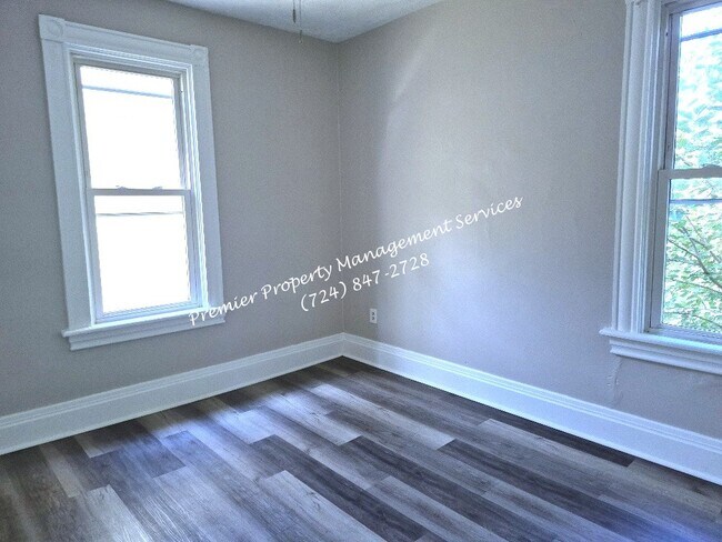 Building Photo - 1525 3rd Ave