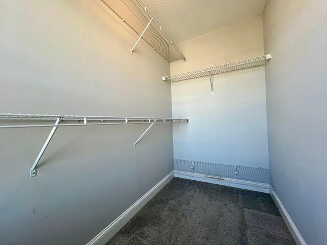 Building Photo - AVAILABLE EARLY APRIL 2026! (Pet Friendly)