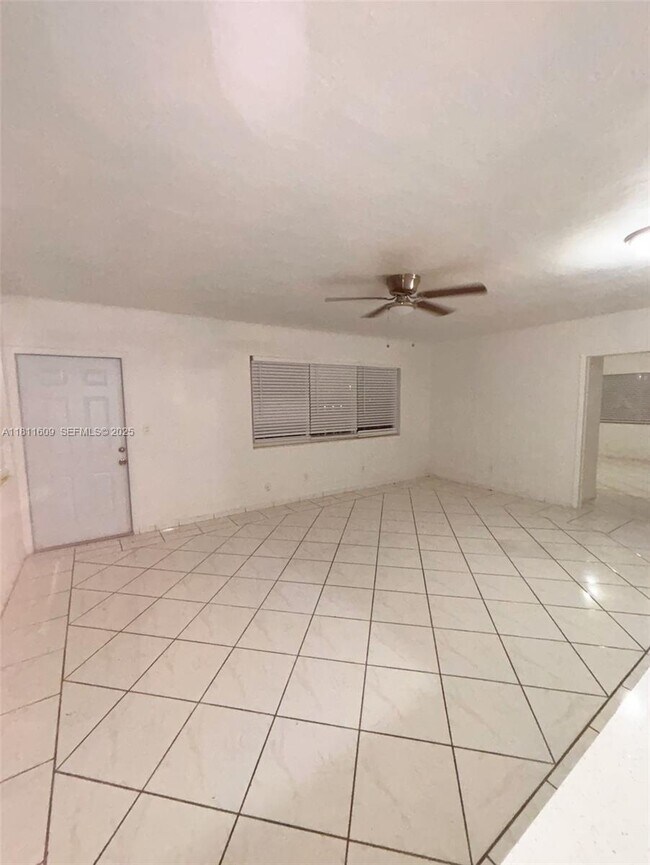 Building Photo - 2101 Calais Dr