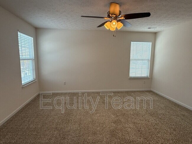 Building Photo - 5686 E Senour Dr