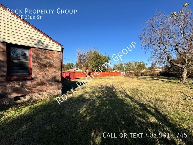 Building Photo - 4601 SE 22nd St