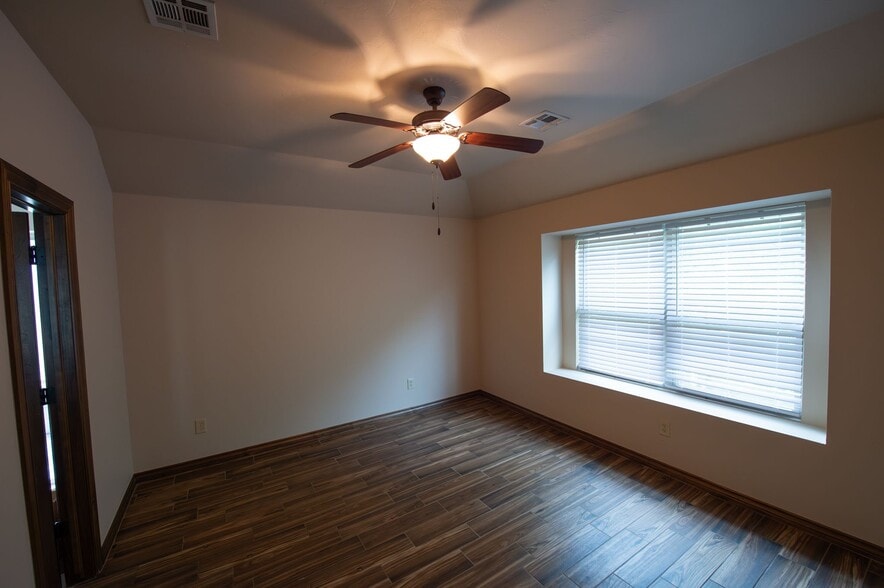 Building Photo - 13145 Austrian Pine Dr