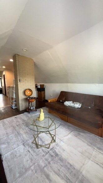 Building Photo - 3454 E 76th St