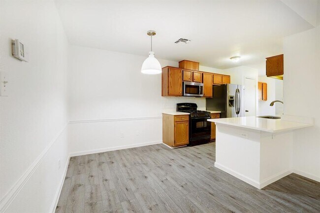 Building Photo - 1314 Zephyr Ln