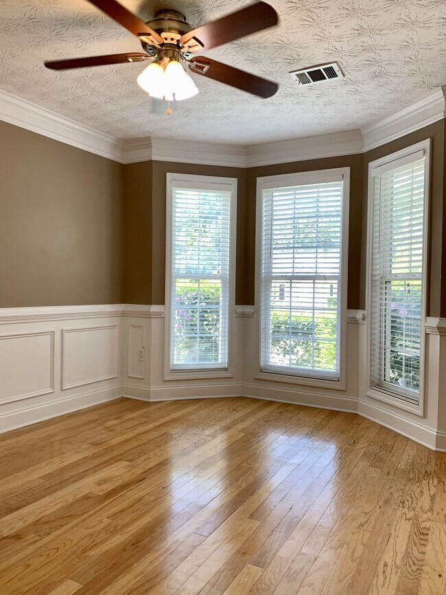 Building Photo - 4442 Keenly Valley Dr NE