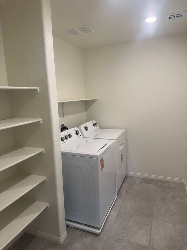 Building Photo - NW!! Gated!! Built 2023!!!! Corner Lot!! L...