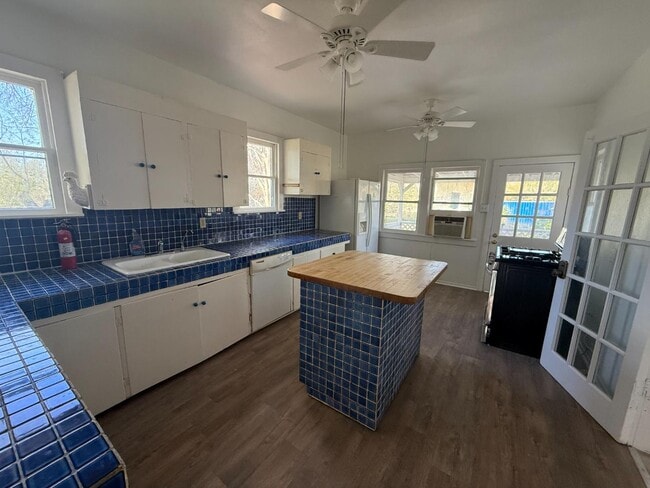 Building Photo - 8315 Fm 327