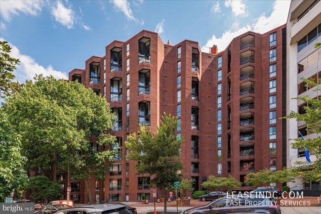 Primary Photo - 1099 22nd St NW