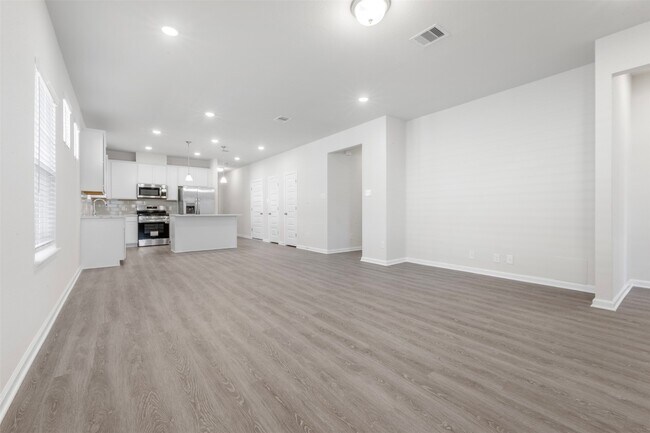 Building Photo - 27219 Mockingbird Ter Ln