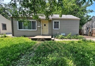 Building Photo - 1733 SW Green Acres Ave