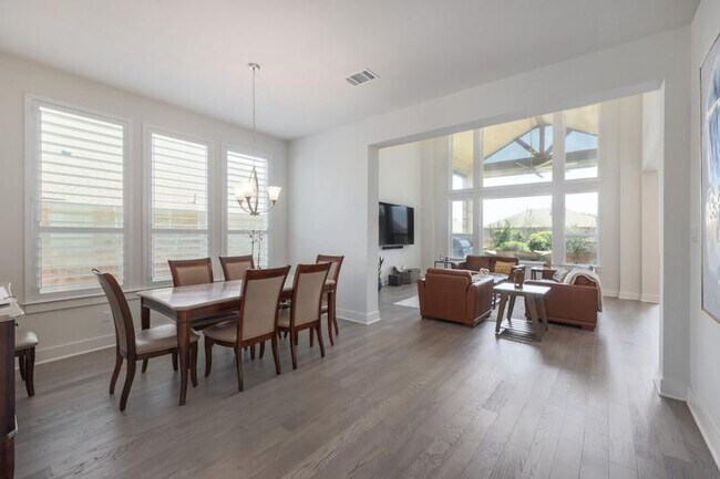 Building Photo - 4408 Logan Ridge Dr