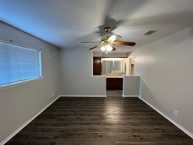 Building Photo - 214 Shenandoah Dr
