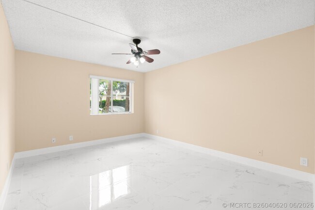 Building Photo - 9855 Westview Dr