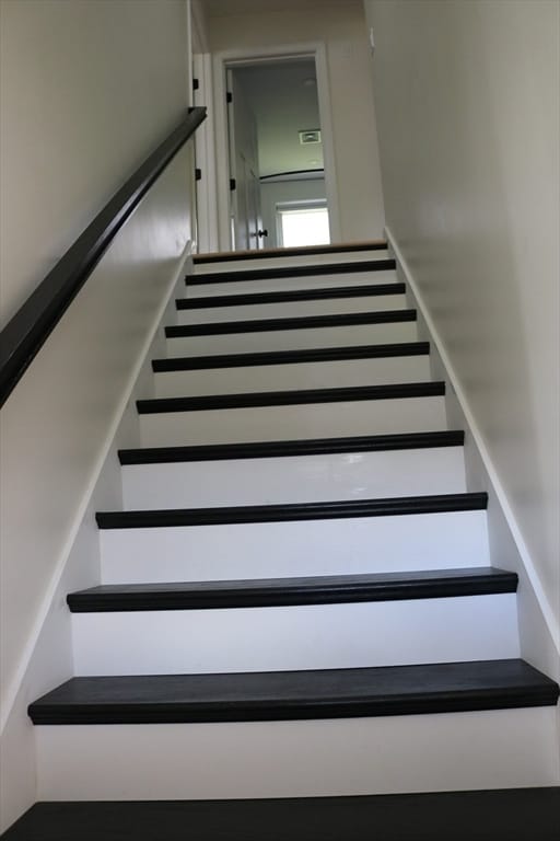 Building Photo - 189 Greenwood St