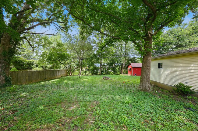 Building Photo - 141 Zandale Dr