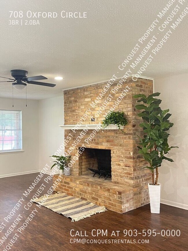 Building Photo - 708 Oxford Cir