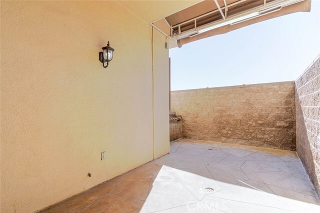 Building Photo - 711 E Angeleno Ave