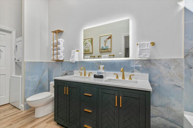 Building Photo - 17 Cedar Terrace