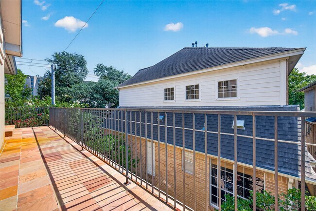 Building Photo - 6308 Schuler St