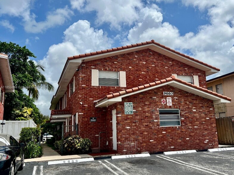 Primary Photo - 9660-9666 NW 35th St