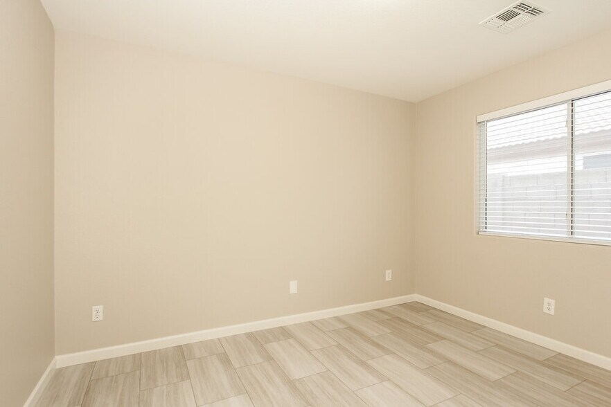 Building Photo - 8459 W Ross Ave
